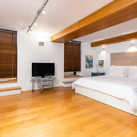 Imperial Apartment *