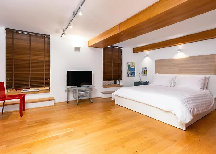 Imperial Apartment *